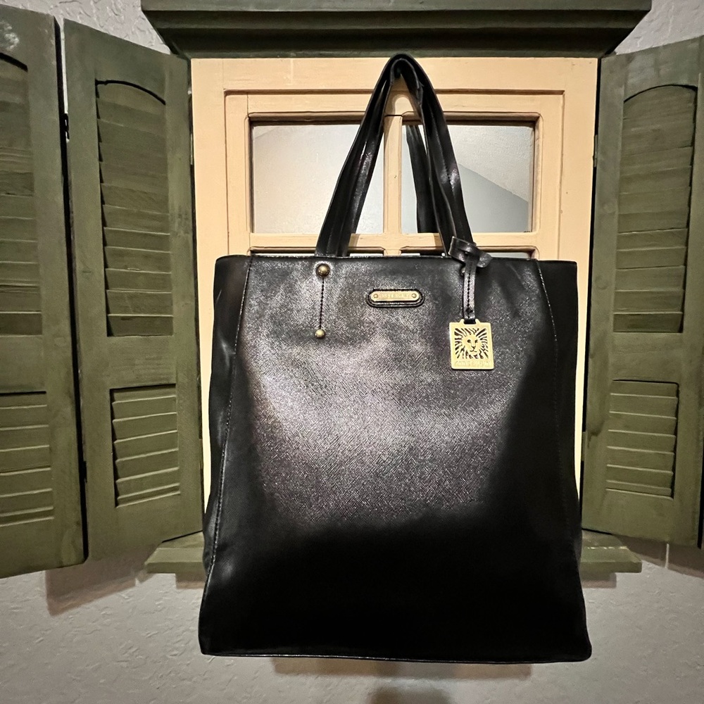 Anne Klein tote  color black super cute